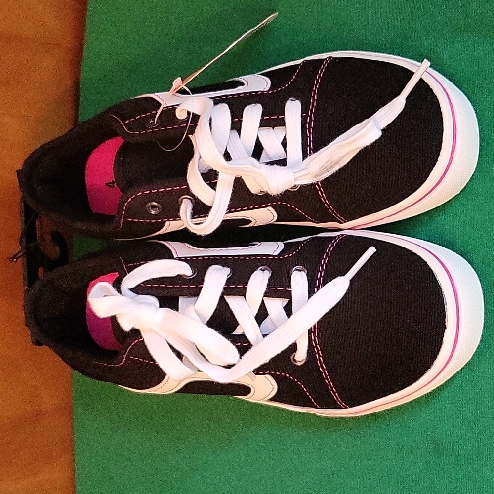 Girls Black / White / Pink Tennis Shoes